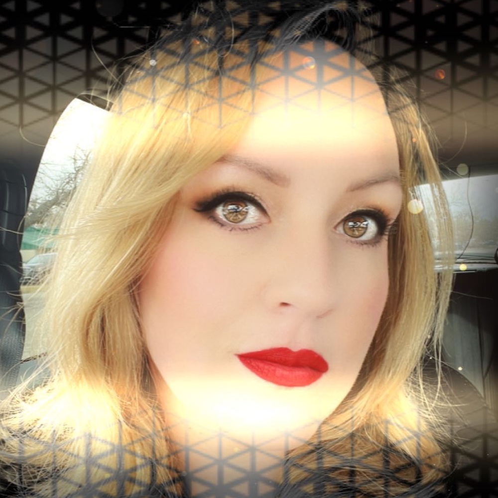 Meet your Posher, Holly